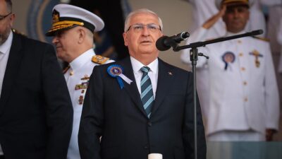 Milli Savunma Bakanı Yaşar Güler, "Şanlı donanmamız, bugün de sahip