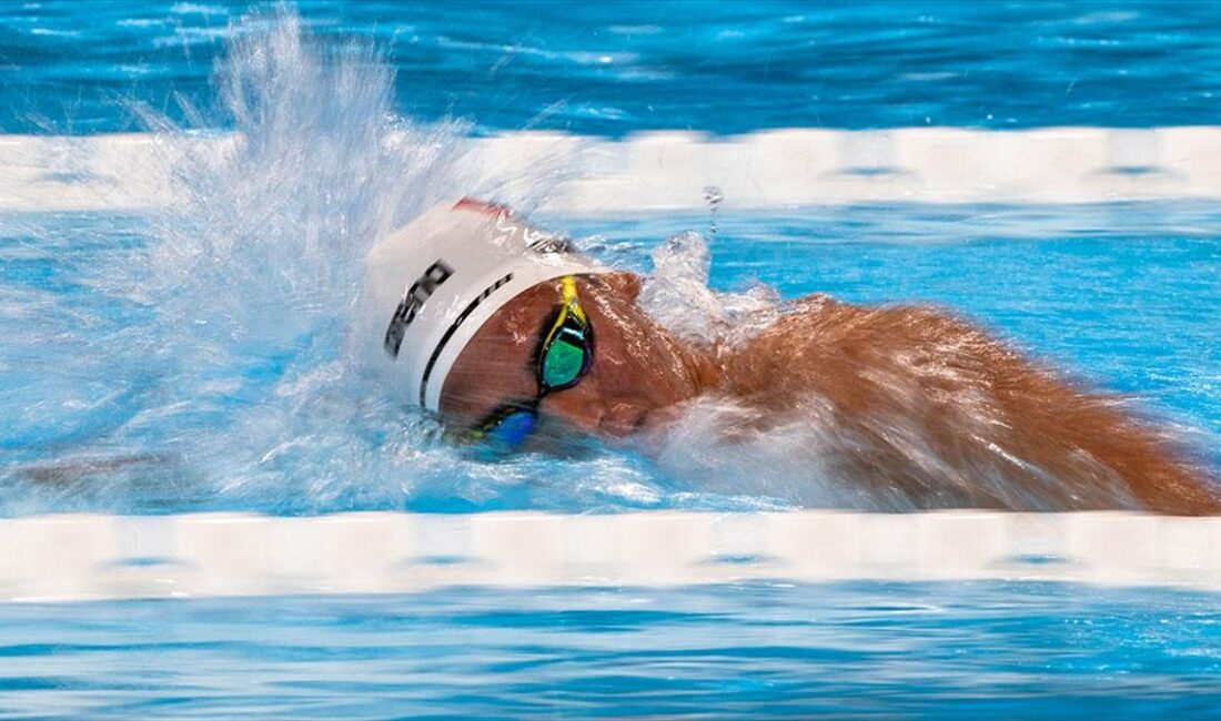 Paris 2024 Olimpiyat Oyunları'nda mücadele eden 16 yaşındaki milli yüzücü