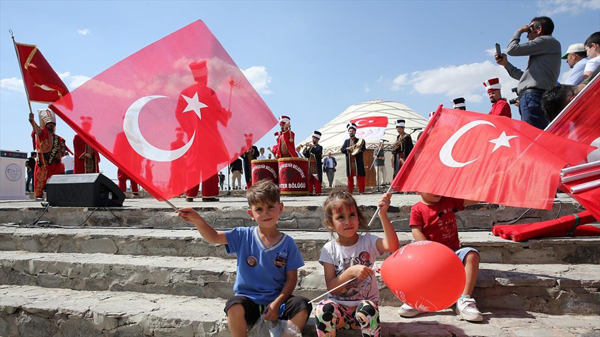 Muş'un Malazgirt ilçesinde, Malazgirt Zaferi'nin 953. yıl dönümü kutlamaları,