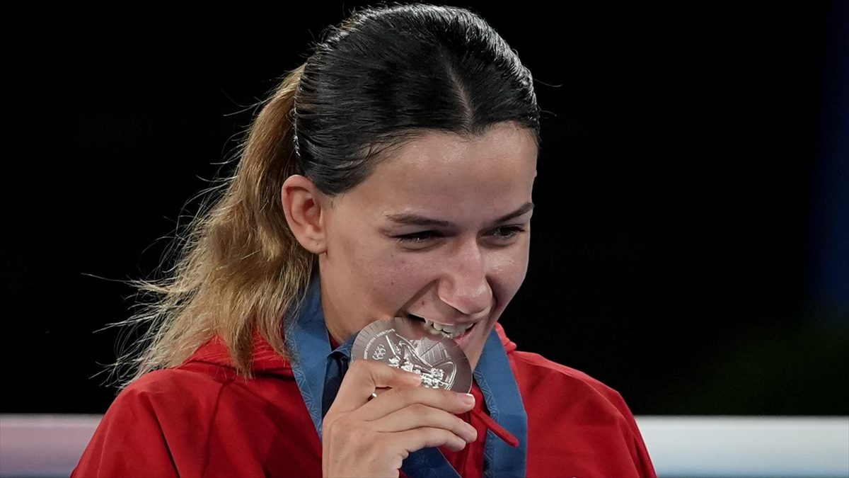 Paris 2024 Olimpiyat Oyunları boks kadınlar 54 kiloda gümüş madalya