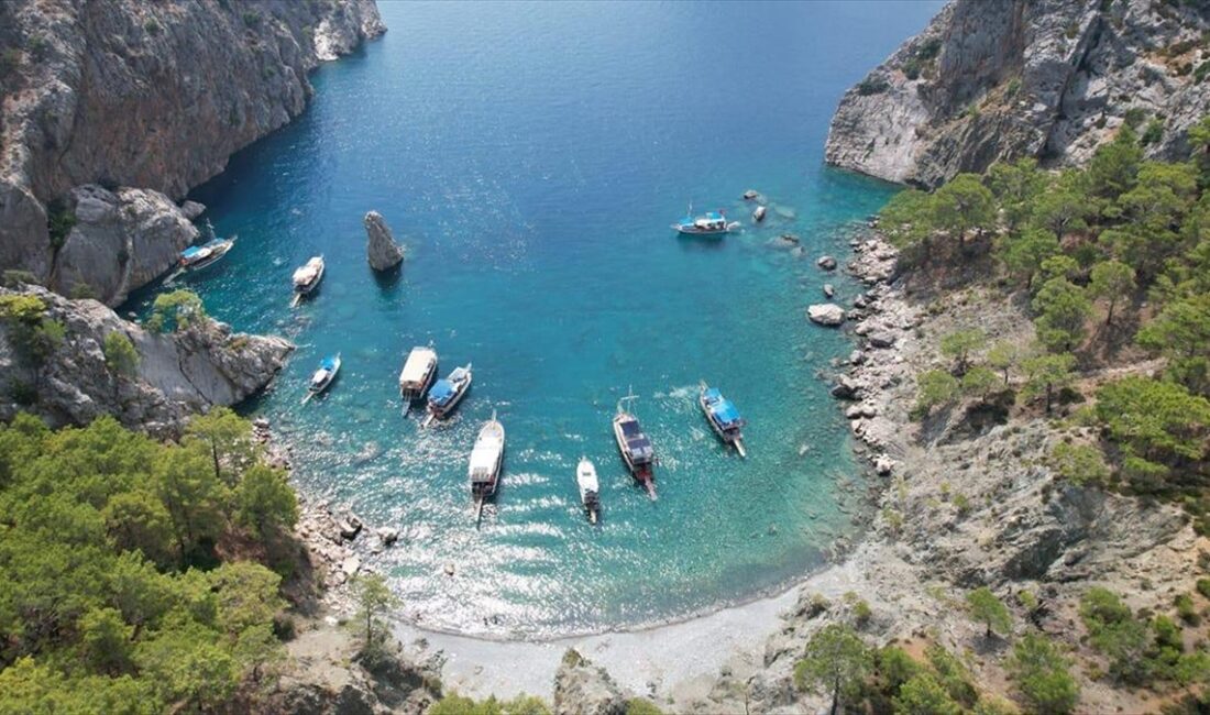 Antalya'nın önemli turizm merkezlerinden Çıralı, Olimpos ve Adrasan şehir stresinden