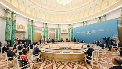 Kazakistan'ın başkenti Astana'da, Kazakistan, Kırgızistan, Özbekistan, Türkmenistan, Tacikistan ve Azerbaycan