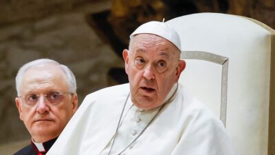 Katoliklerin ruhani lideri ve Vatikan Devlet Başkanı Papa Franciscus, göçmenleri