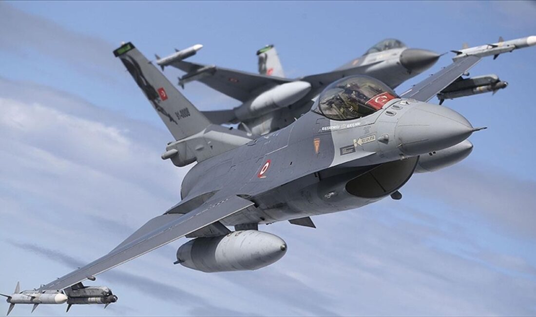 Irak'ın kuzeyindeki Pençe-Kilit harekat bölgesine düzenlenen hava harekatıyla 17 PKK'lı