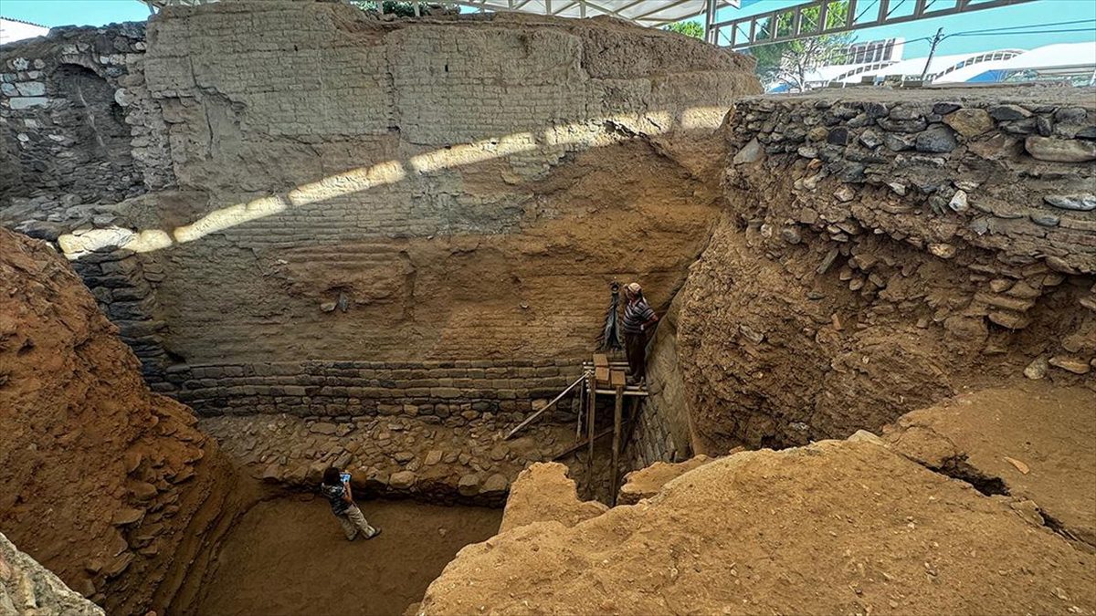 Tarihte ilk madeni parayı basan Lidya Krallığı'nın başkenti Sardes Antik