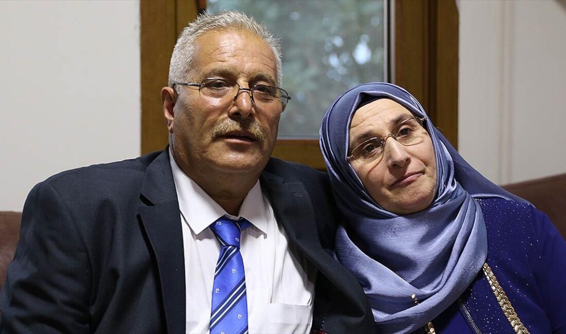 Rizeli Nebahat ve Mikail Karbuz çifti, düğün törenlerini evliliklerinin 36.