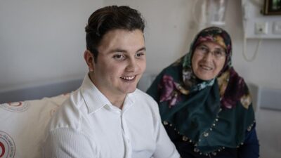 Trafik kazasında kafa travması geçiren genç, beyin hücrelerinin güçlendirilmesini sağlayan