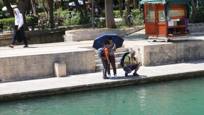 ŞANLIURFA (AA) – T&uuml;rkiye’de sıcaklıkların en y&uuml;ksek &ouml;l&ccedil;&uuml;ld&uuml;ğ&uuml; kentler arasında