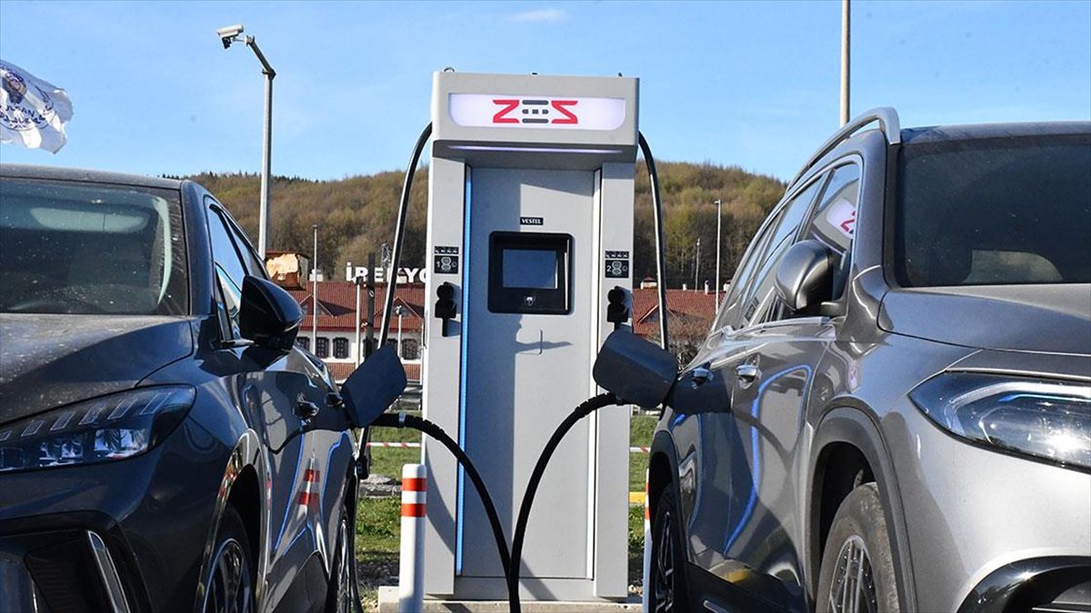 ANKARA (AA) – Türkiye’de elektrikli araç kullanımı ve şarj altyapısındaki