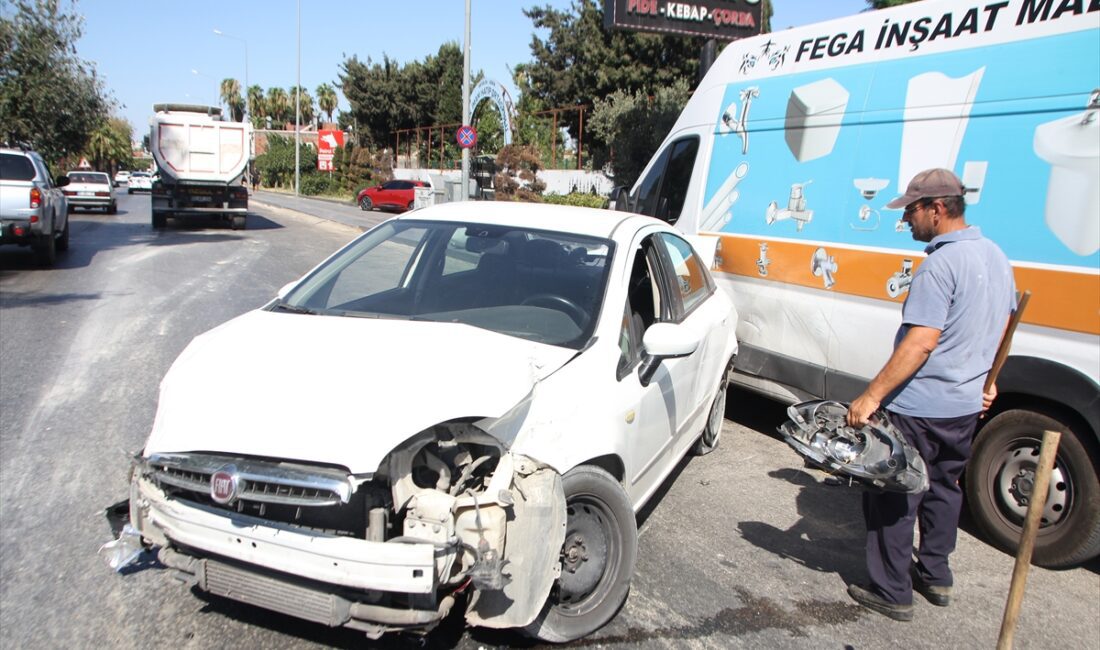 ANTALYA (AA) – Antalya’nın Serik ilçesinde 4 aracın karıştığı zincirleme