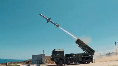 Roketsan tarafından geliştirilen karadan karaya seyir füzesi silah sitemi Atmaca