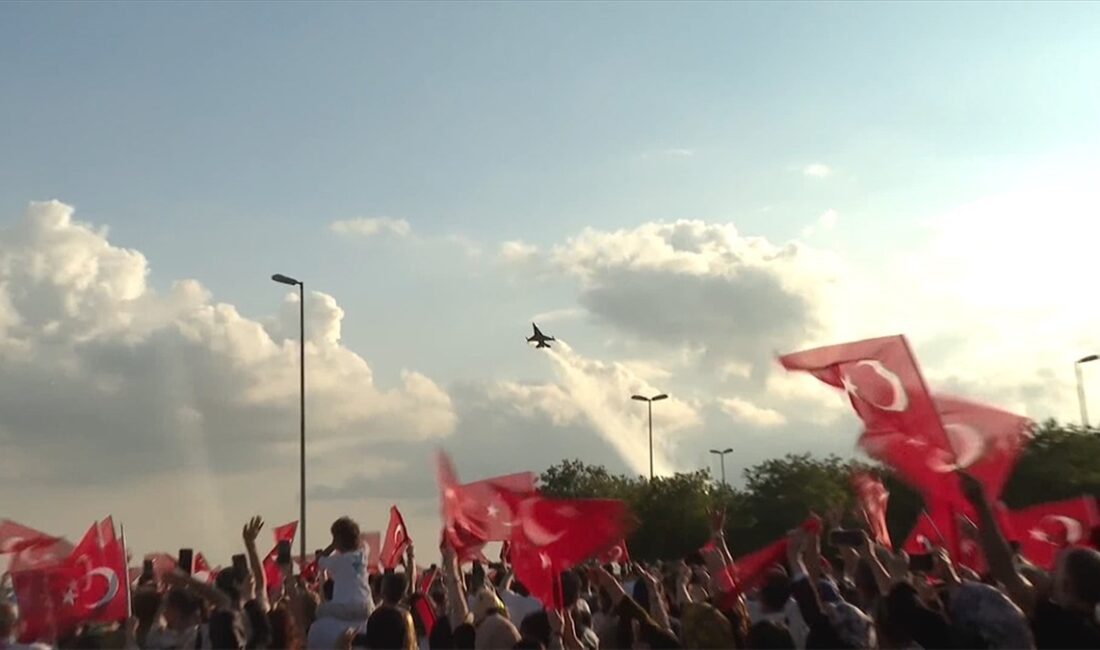Türk Hava Kuvvetlerinin akrobasi timi SOLOTÜRK, 30 Ağustos Zafer Bayramı
