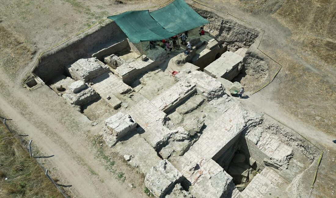 Tekirdağ'ın Marmaraereğlisi ilçesindeki 5 bin yıllık Perinthos Antik Kenti'nde bulunan