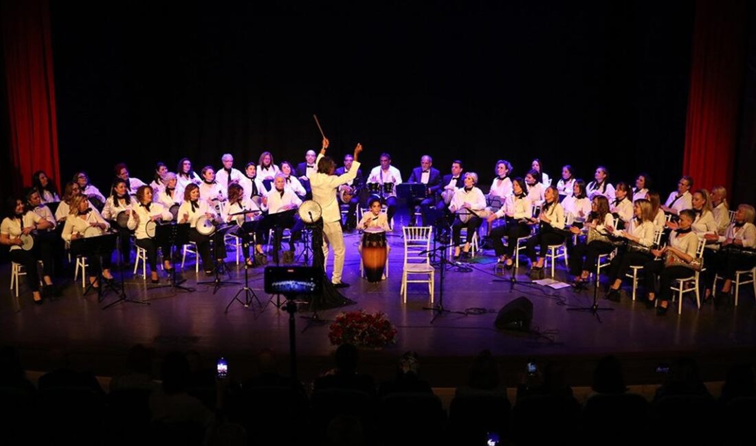Tekirdağ'da kadınlar iş ve ev hayatının stresinden darbuka ve bendir