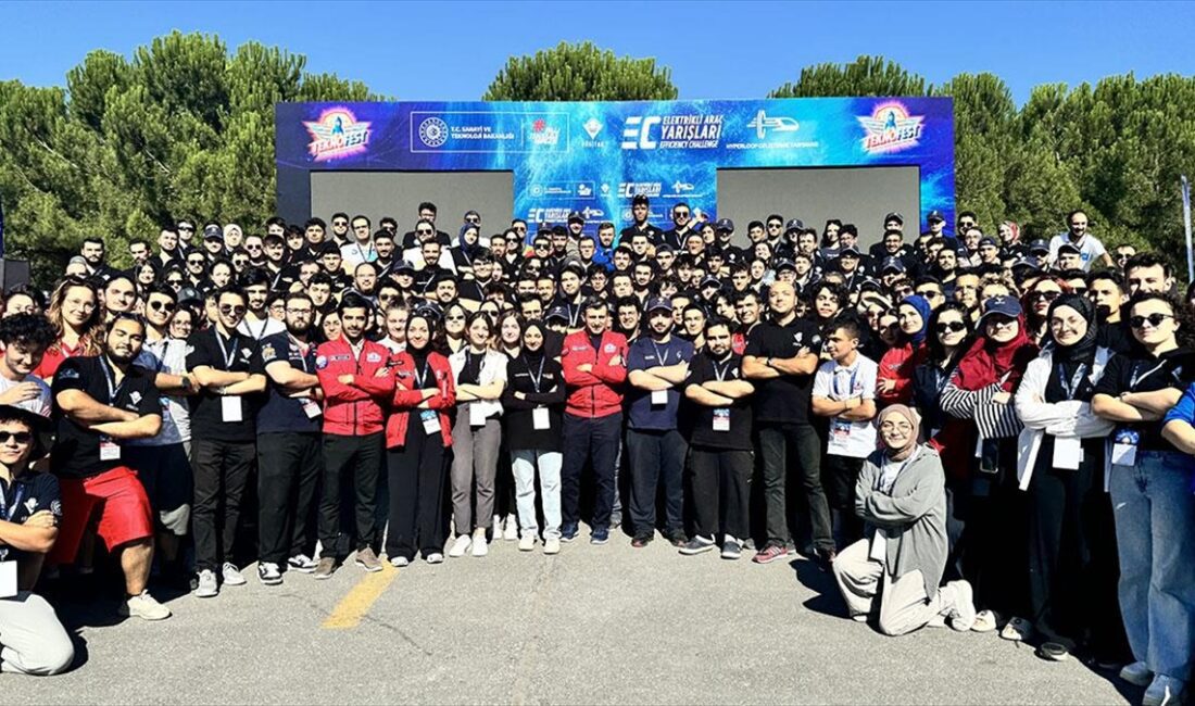 TEKNOFEST Yönetim Kurulu Başkanı Selçuk Bayraktar, "Türkiye inşallah ileride kendi