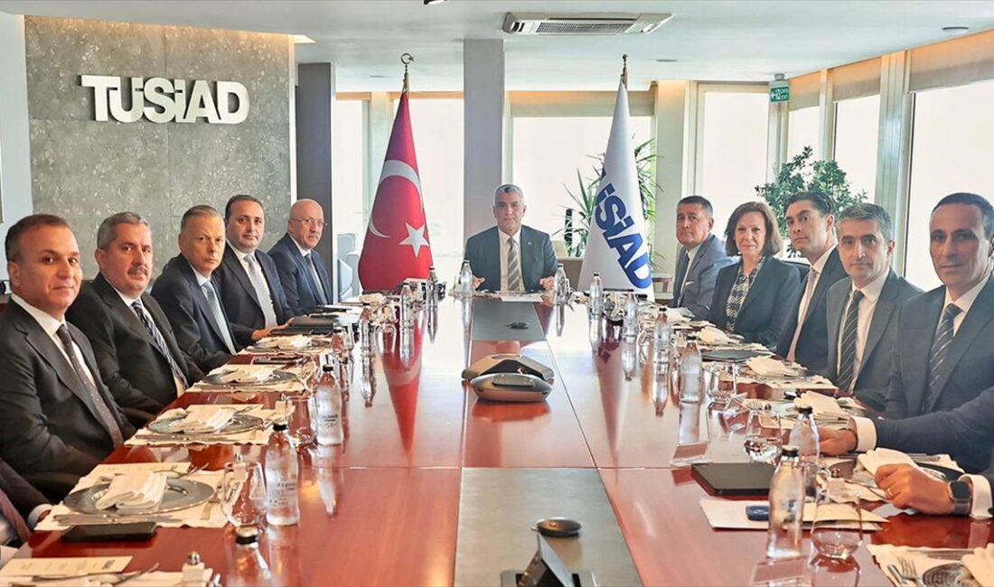Ticaret Bakanı Ömer Bolat, Türk Sanayicileri ve İş İnsanları Derneği