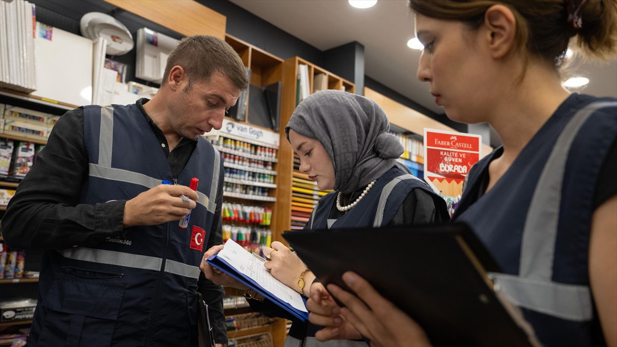 Ticaret Bakanlığı ekipleri, 2024-2025 eğitim ve öğretim yılı öncesinde kırtasiye