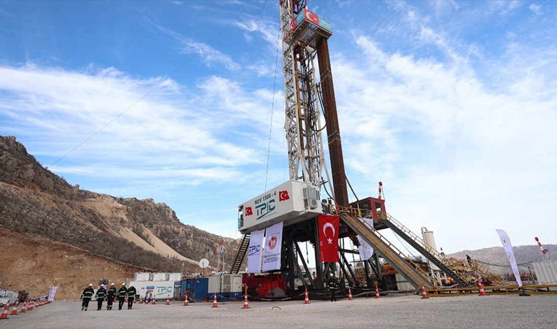 Bakan Bayraktar, 17 Ağustos'ta Türkiye'de toplam ham petrol üretiminin 107