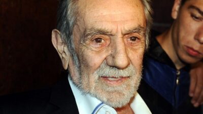 İSTANBUL (AA) – Usta sanat&ccedil;ının vefat haberini sosyal medya &uuml;zerinden