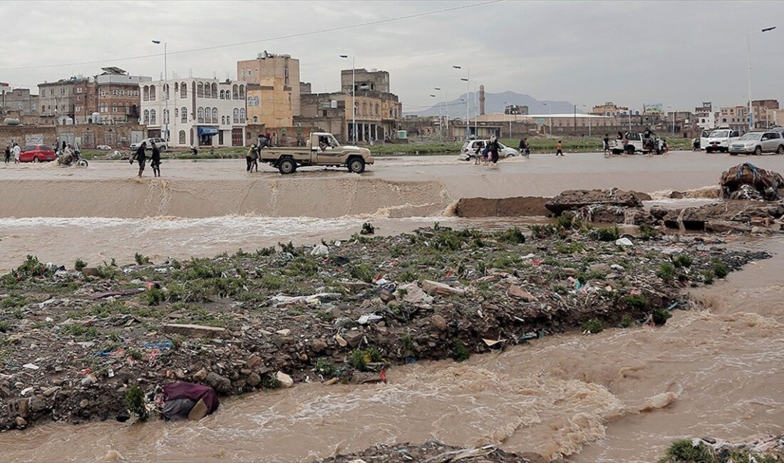 Yemen'de iç savaşın sebep olduğu olumsuzluklarla mücadele eden halkın sıkıntıları,
