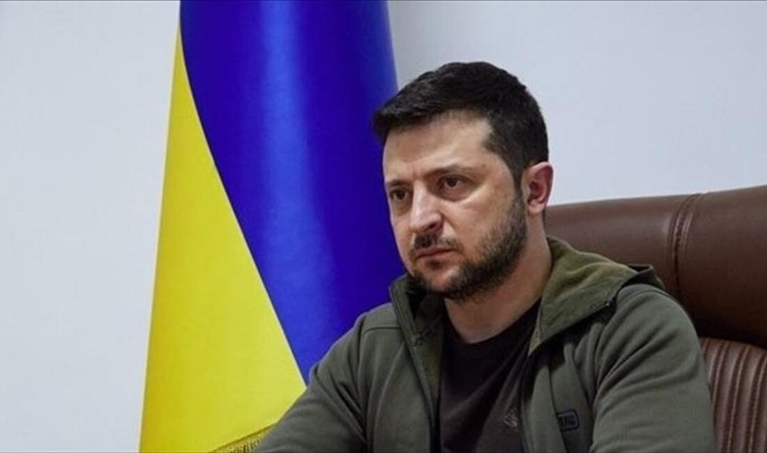 Ukrayna Devlet Başkanı Volodimir Zelenskiy, Ukrayna'nın ilk yerli balistik füze
