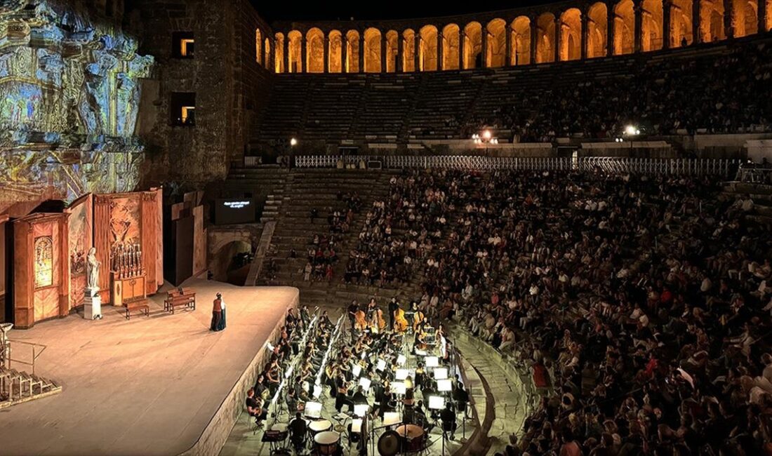 Antalya'da bu yıl 31'incisi gerçekleştirilen "Uluslararası Aspendos Opera ve Bale