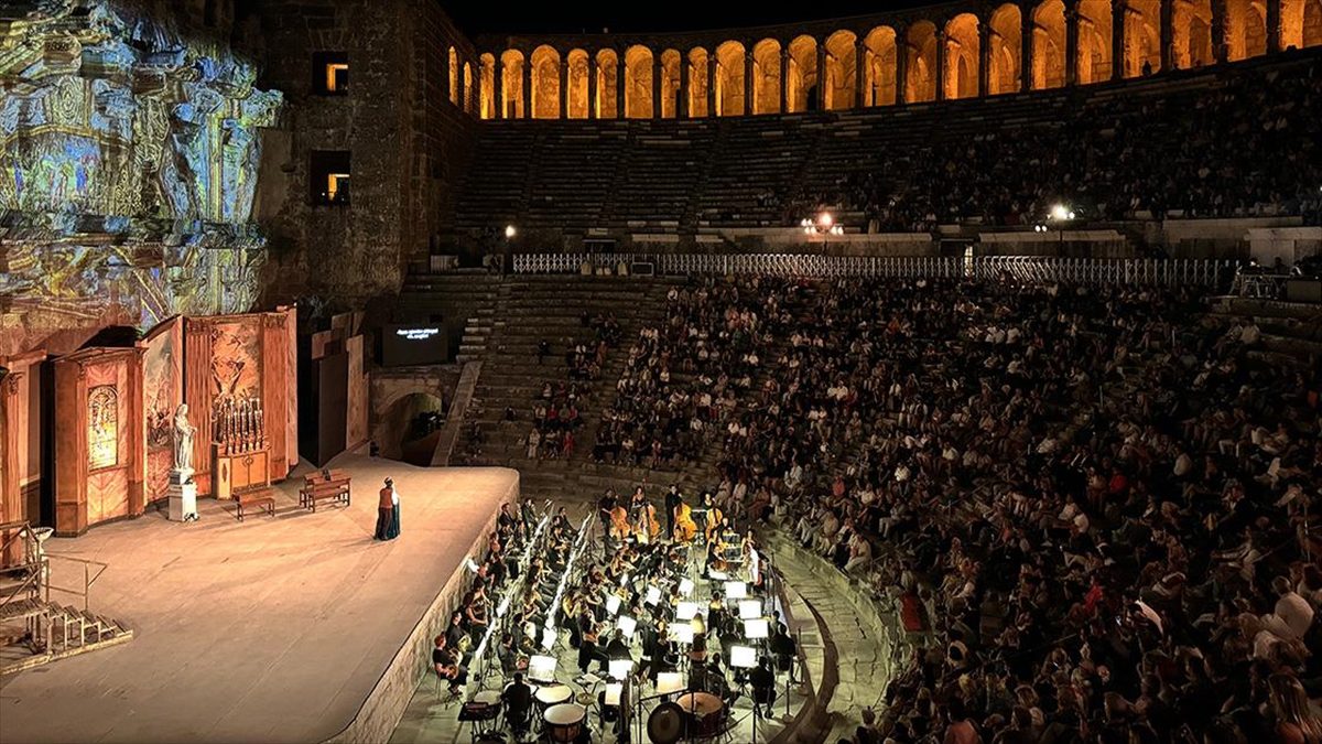 Antalya'da bu yıl 31'incisi gerçekleştirilen "Uluslararası Aspendos Opera ve Bale