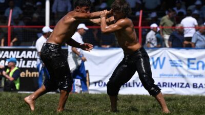 - Başpehlivanlar Ali İhsan Batmaz, Enes Doğan, Orhan Okulu ve