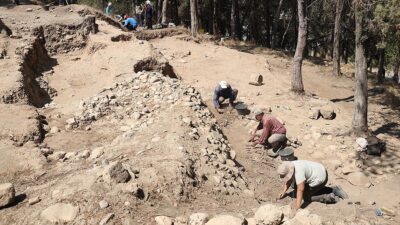 Mersin'deki höyüğün "terası" olarak adlandırılan Bizans Dönemi yerleşim alanı ve