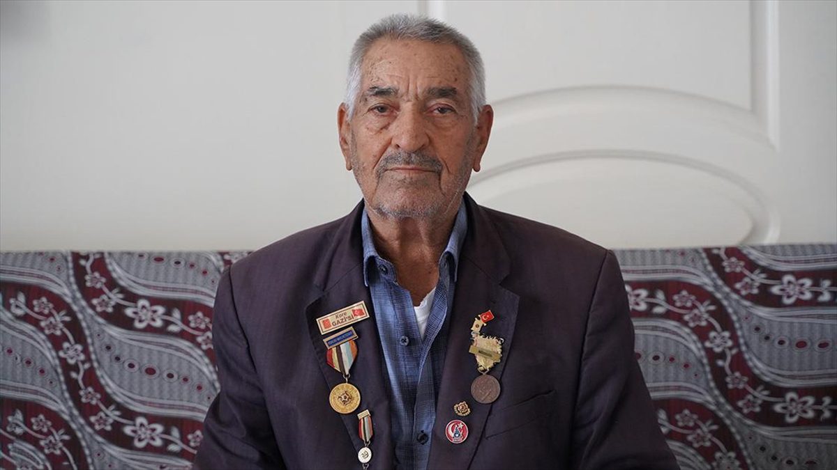 Gaziantep'te yaşayan 95 yaşındaki Kore gazisi Mehmet Özyapı, savaşta kaybettiği