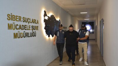 Antalya'da sosyal medyadakki "müstehcen" yayınları dolayısıyla gözaltına alınan Ahmet Sonuç