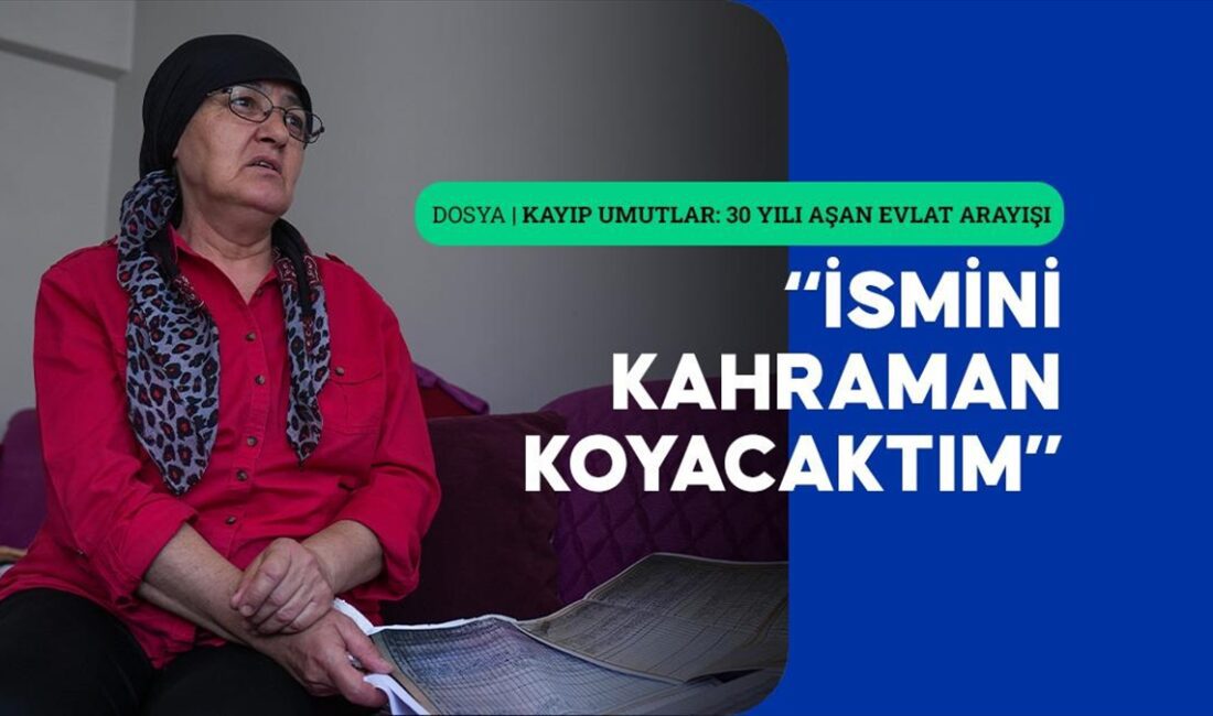 Ankara'da 1985'te yaptığı doğumun ardından ameliyathanede hemşire tarafından alınan bebeğini