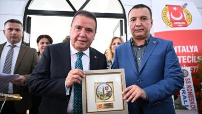 ANTALYA (AA) – Antalya Gazeteciler Cemiyeti'nin (AGC) sosyal tesisi törenle