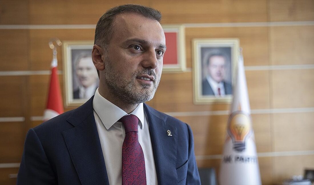 AK Parti Genel Başkan Yardımcısı Erkan Kandemir, "Kongrelerimizle aslında sadece