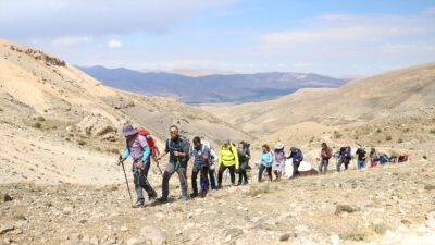 NIĞDE (AA) – Kaya tırmanışı, tur kayağı, trekking, dağ bisikleti,