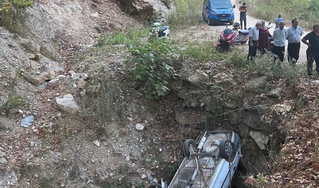 ANTALYA (AA) – Antalya'nın Alanya ilçesinde yol kenarındaki çukura yuvarlanan