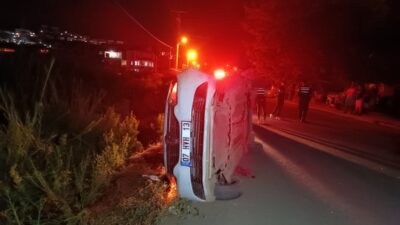 ANTALYA (AA) – Antalya'nın Alanya ilçesinde minibüsle çarpışan otomobildeki 3