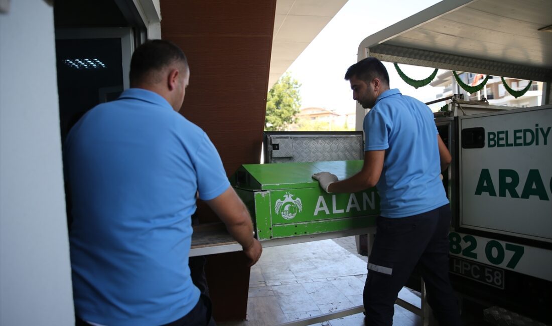 ANTALYA (AA) – Alanya’da teknenin çarptığı kadın hayatını kaybetti. Antalya’nın