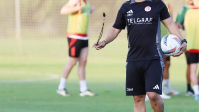 ANTALYA (AA) – OKTAY ÖZDEN – Teknik direktör Alex de