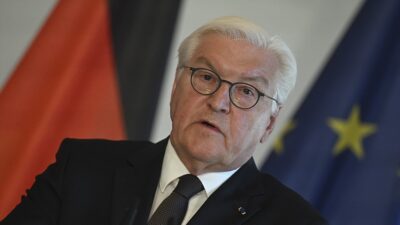 Almanya Cumhurbaşkanı Frank-Walter Steinmeier, Nazilerin İtalya'nın Marzabotto beldesinde 1944 yılında