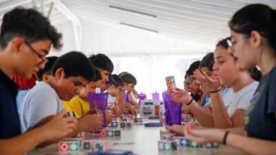 ANTALYA (AA) – Antalya Büyükşehir Belediyesinin, "Ekran Işığından Ağaç Gölgesine"