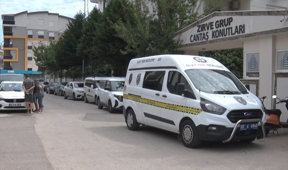 ANTALYA (AA) – Antalya’da 16 yaşındaki genç, arkadaşıyla kavga ederken