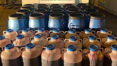 ANTALYA (AA) – Antalya’da 4 bin litre sahte içki ele