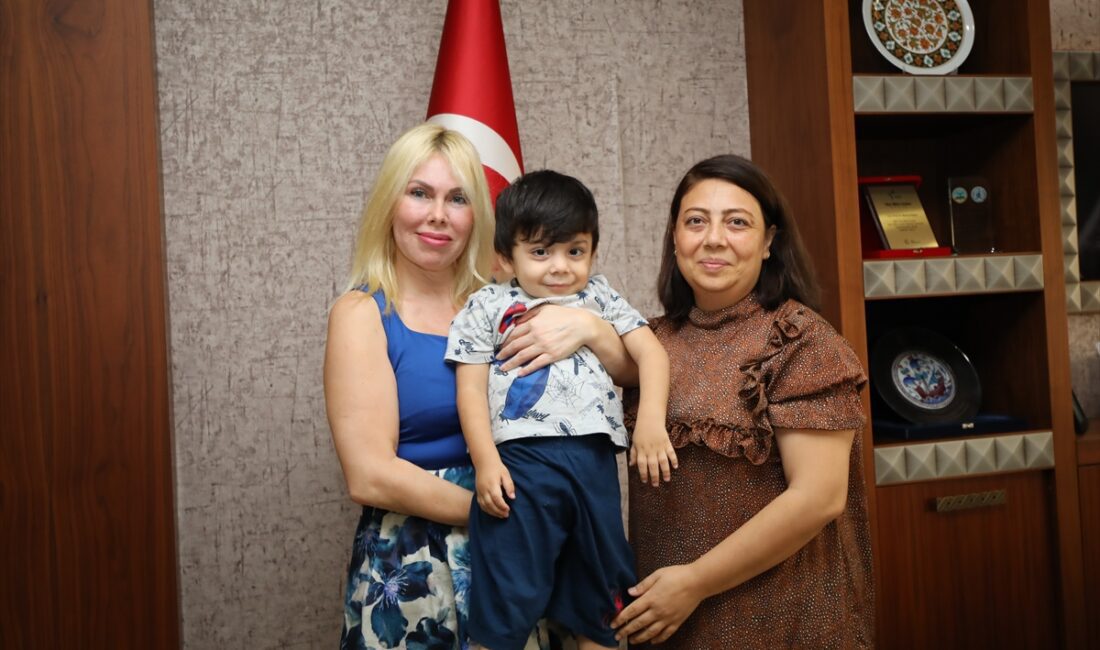 - İki aylıkken karaciğer yetmezliği teşhisi konulan ve anne babasının