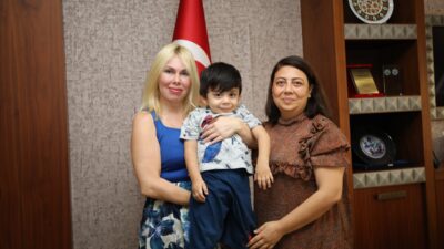 - İki aylıkken karaciğer yetmezliği teşhisi konulan ve anne babasının