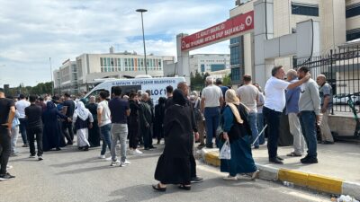 ANTALYA (AA) – Antalya'nın Kepez ilçesinde, bariyerlere çarpan motosikletin sürücüsü