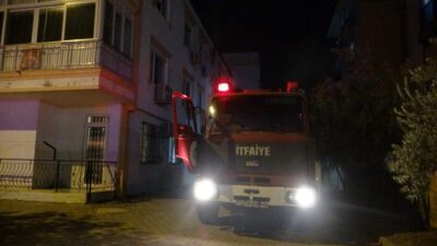 ANTALYA (AA) – Antalya'nın Kepez ilçesinde bir apartmanın 3'üncü katında