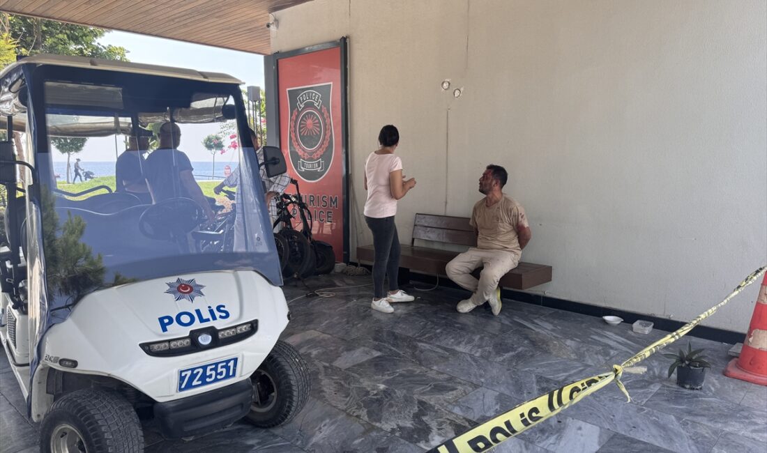 ANTALYA (AA) – Antalya'da çalıştığı işletmede mesai arkadaşlarıyla tartışan bir