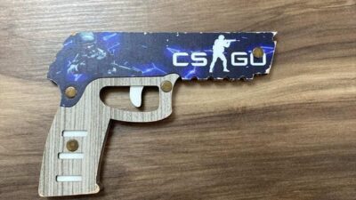 ANTALYA (AA) – Antalya'da trafikte hareket halindeki bir cipten, yoldaki