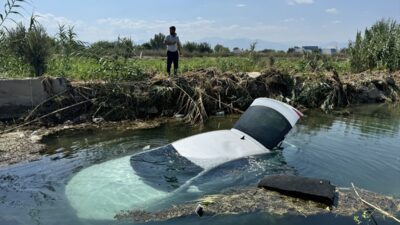 ANTALYA (AA) – Antalya'nın Muratpaşa ilçesinde dereye düşen otomobilin sürücüsü